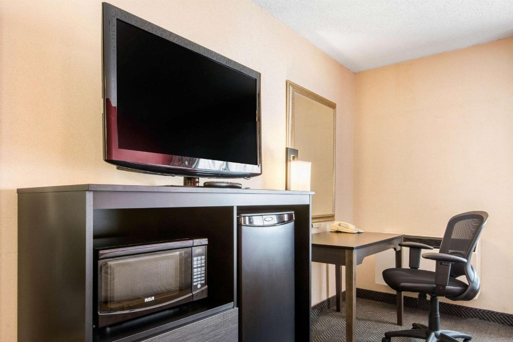 Quality Inn & Suites Mississauga